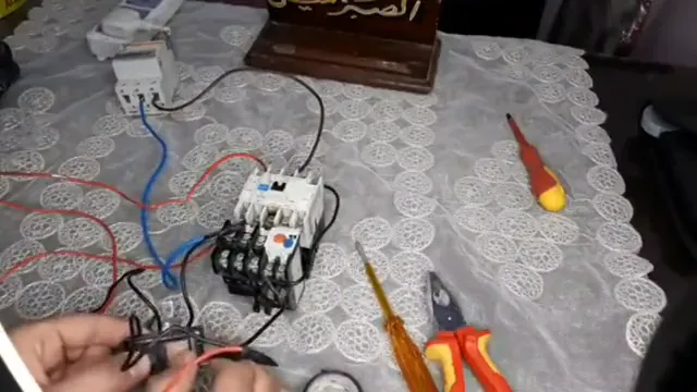 الكونتاكتور - فني كهربائي بجدة