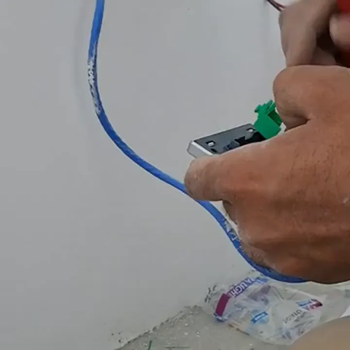 طريقة تركيب فيش النتHow to install a net plug - فني كهربائي بجدة