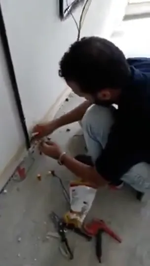 أفضل طريقه للحام الأسلاك .. How to solder a power wire - فني كهربائي بجدة